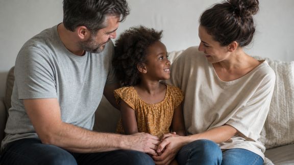 Comprendre les démarches d'adoption à l'étranger : témoignages et conseils pratiques